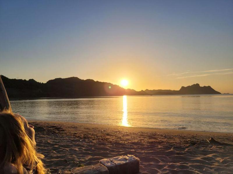 Woodstock Beach Camp Xuan Dam Bagian luar foto