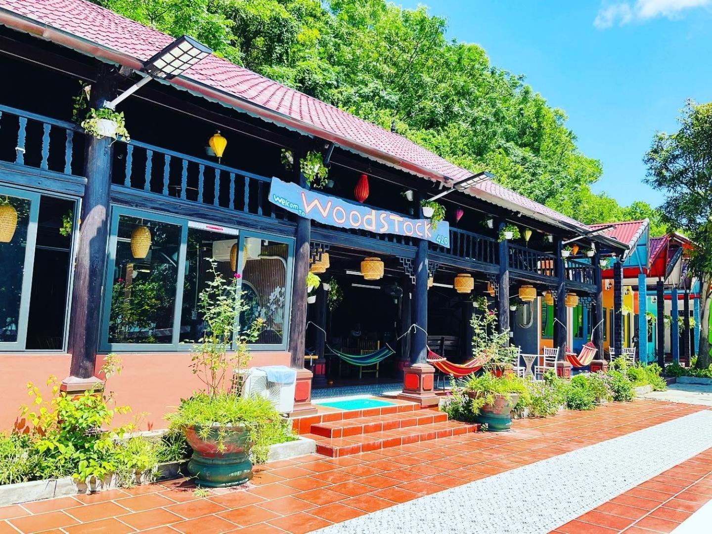 Woodstock Beach Camp Xuan Dam Bagian luar foto