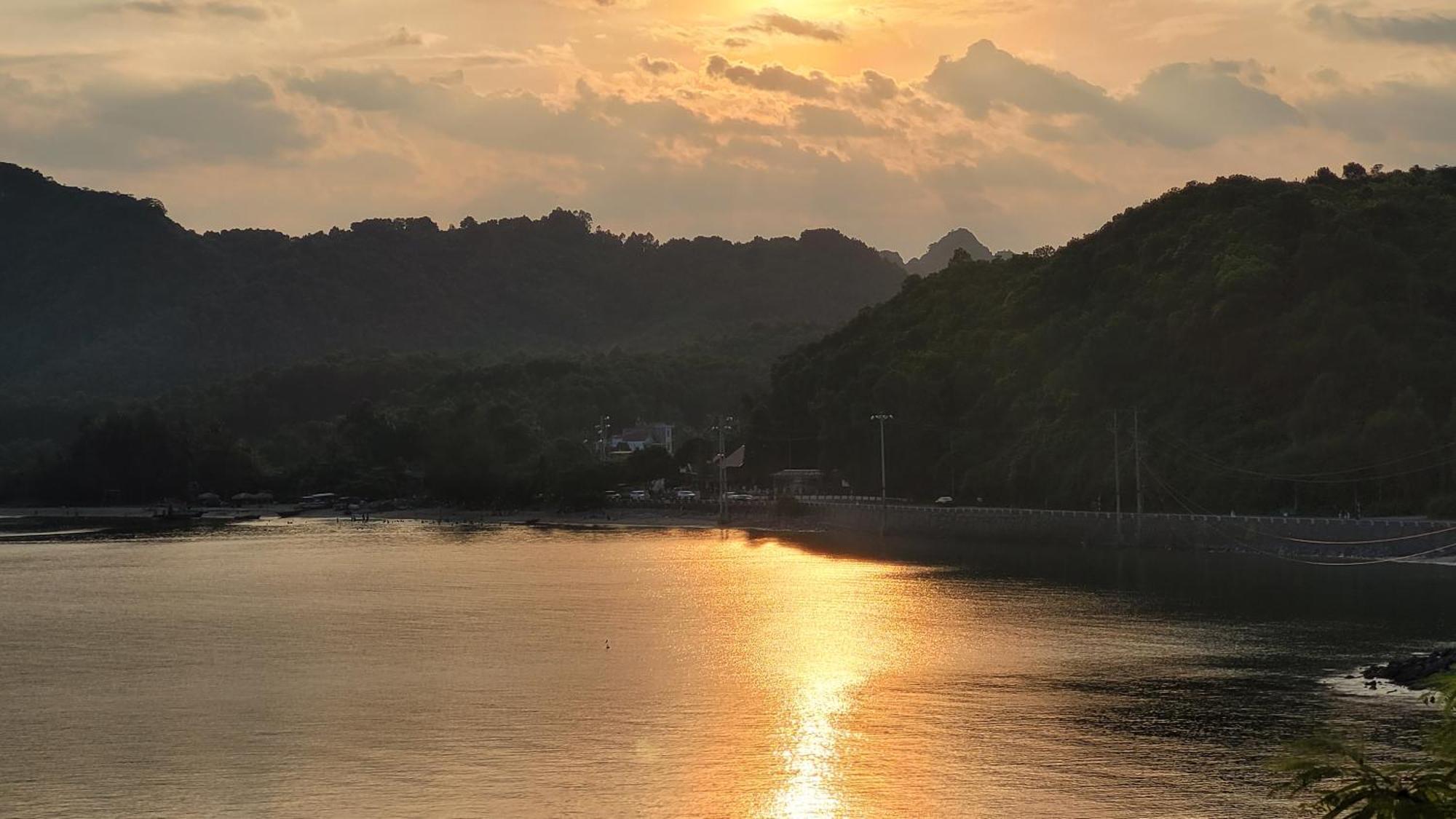 Woodstock Beach Camp Xuan Dam Bagian luar foto